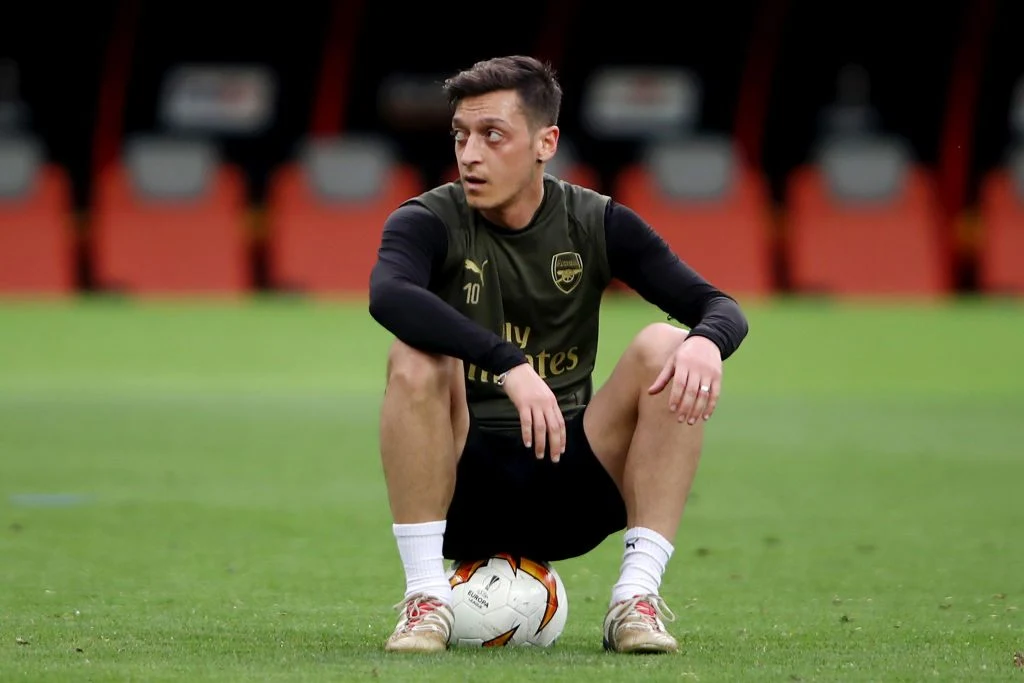 Özil melder ud: Det er slut