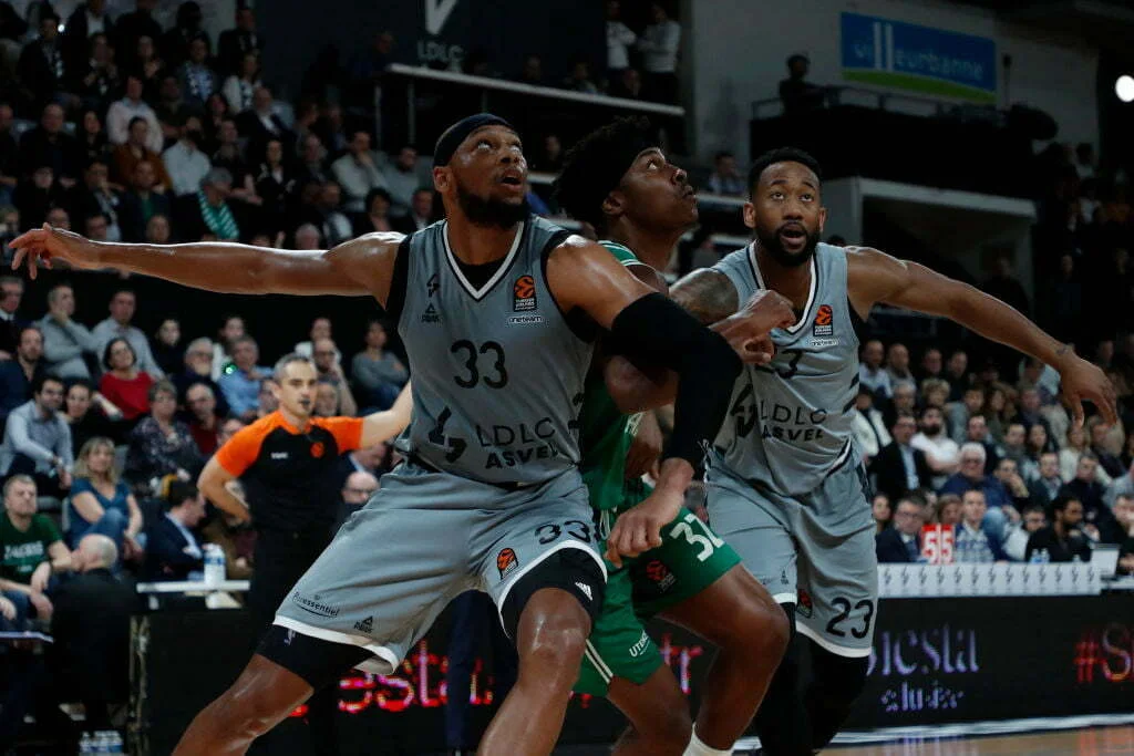 Tidligere NBA-spiller dræbt i sit hjem