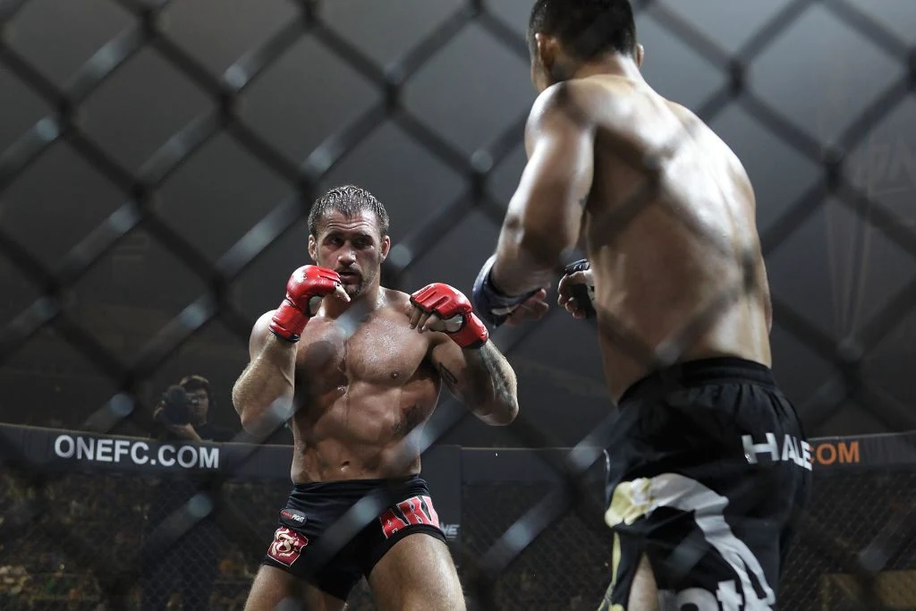 Tidligere UFC-kæmper anholdt for mord på kæreste