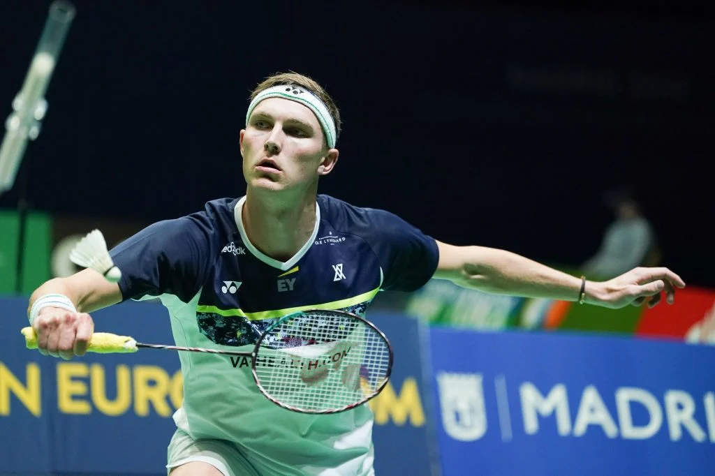 Viktor Axelsen trækker sig