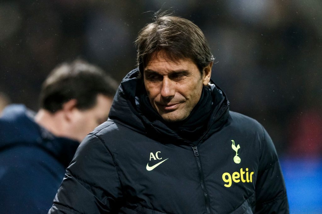 Antonio Conte færdig i Tottenham
