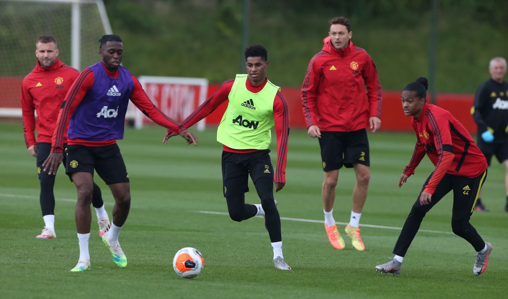 Manchester United-stjerne havde kniv for struben ved hjemmerøveri