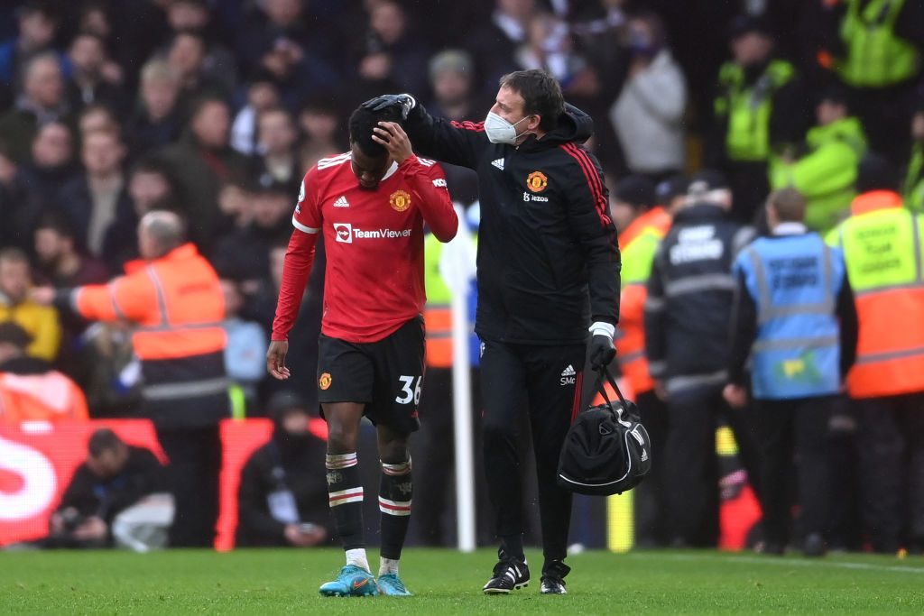 Stjerne ramt af mønt under Premier League-kamp