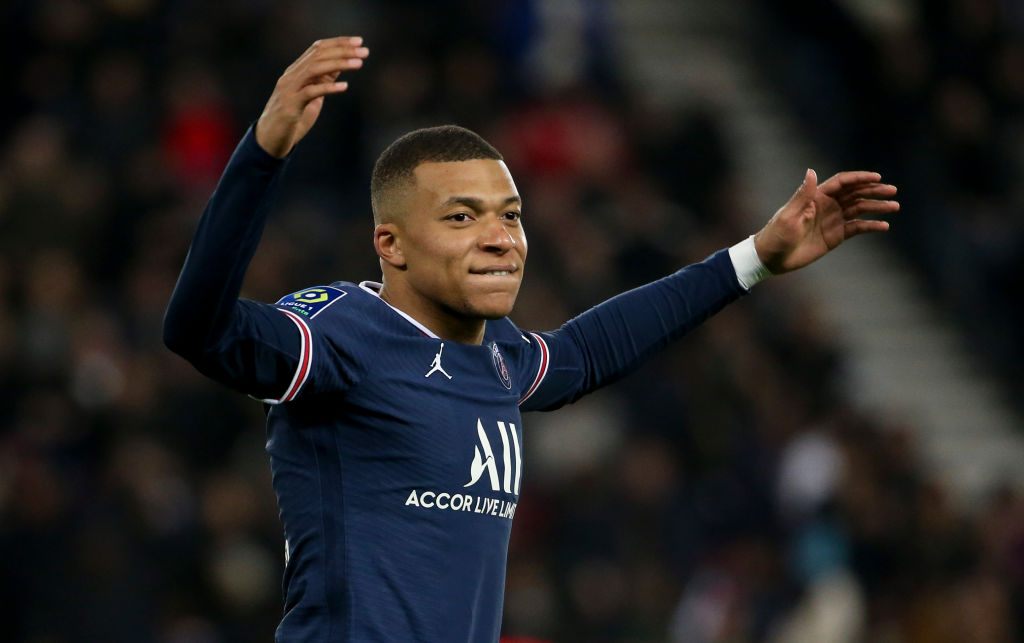 Kylian Mbappé reagerer på rygter om PSG-exit