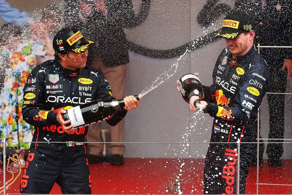 Sergio Perez får ny Red Bull-kontrakt