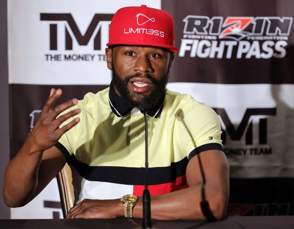 Floyd Mayweather vender tilbage i bizar kamp