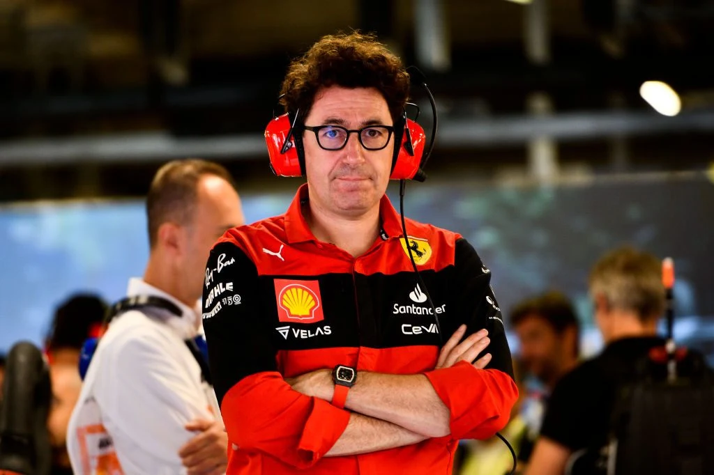 Ferrari-boss raser efter straf