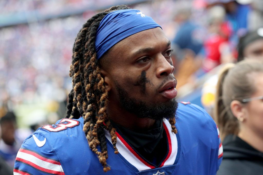 Efter kollaps på banen: Nu taler NFL-stjerne