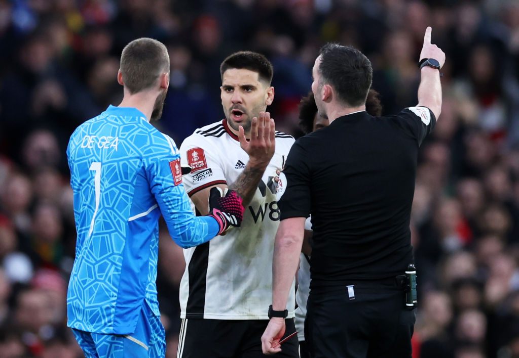 Fulham-profil skubbede til dommer: Nu har han fået lang karantæne