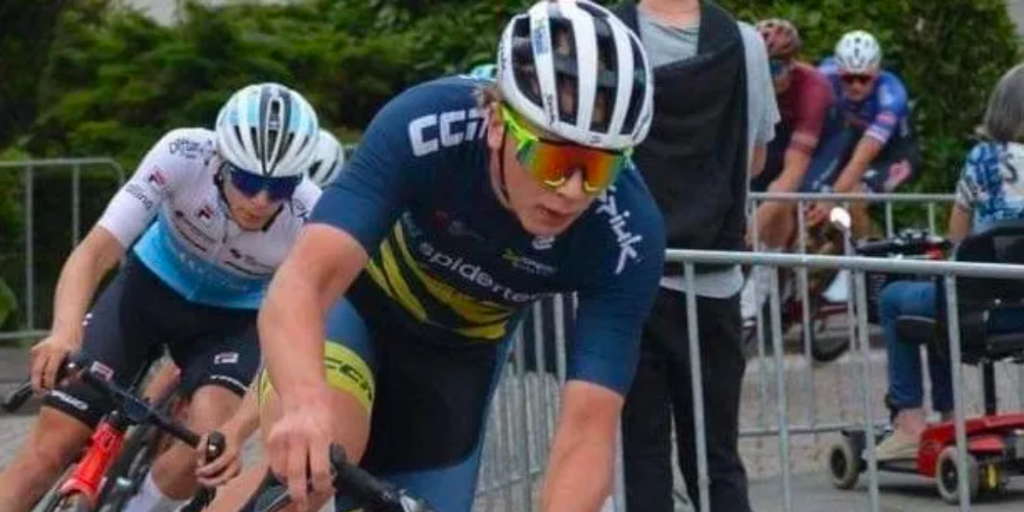 20-årig cykelrytter mister livet efter pludseligt kollaps