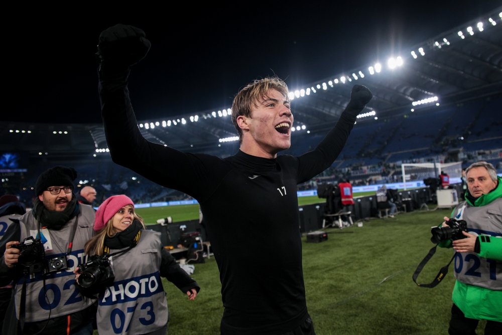 Går ikke sulten i seng: Så meget tjener Rasmus Højlund i Manchester United
