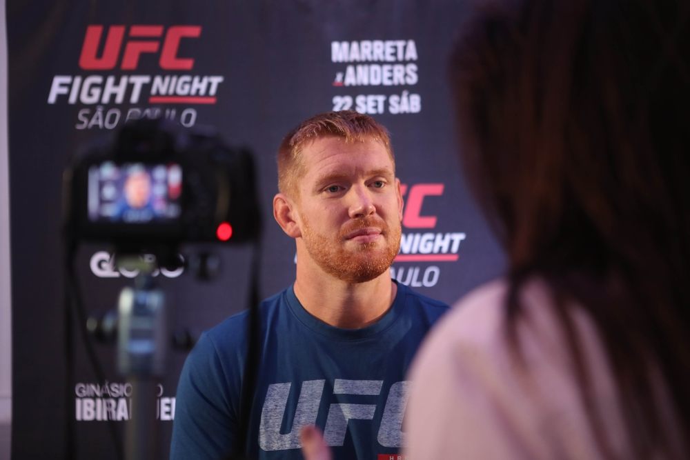 Tidligere UFC-kæmper, Sam Alvey, skriver kontrakt med Karate Combat