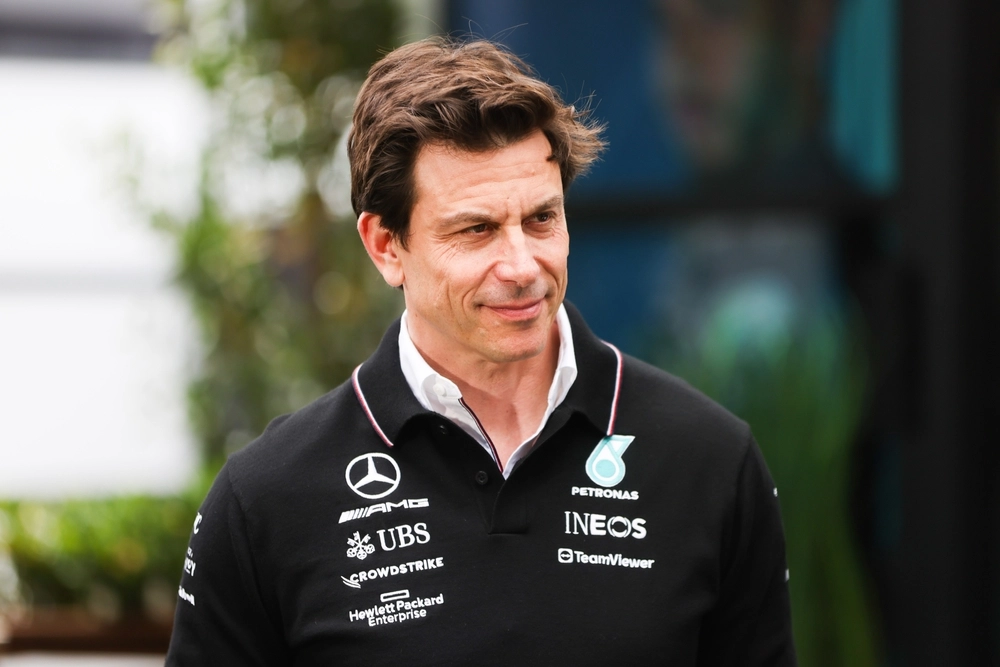Toto Wolff bad Lewis Hamilton om at gøre det i 12 år: På sin første Ferrari-dag gjorde han det
