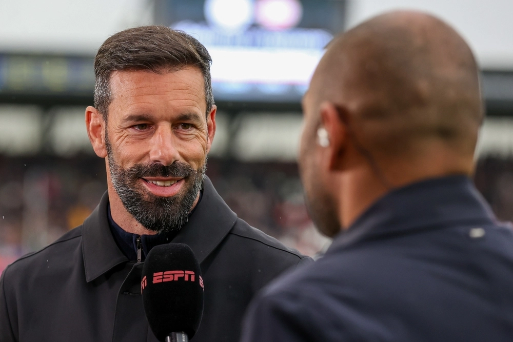 Ruud Van Nistelrooy nævnes i forbindelse med cheftrænerjob