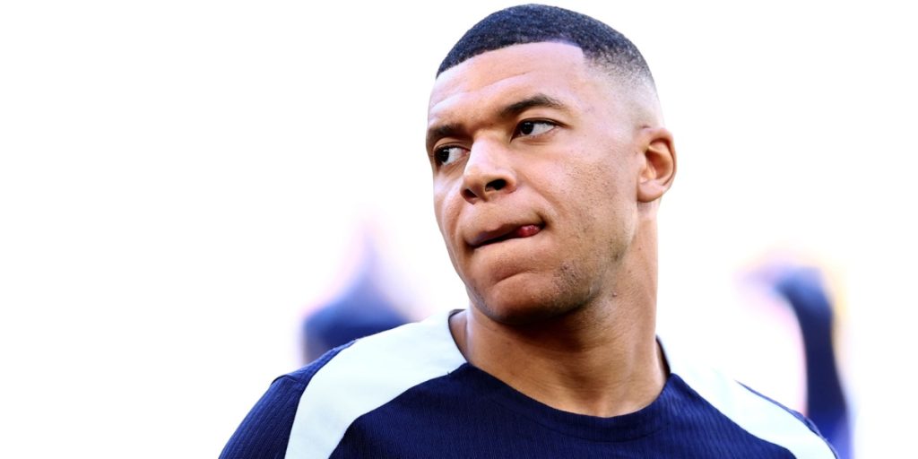 Voldtægsanklager: Nu svarer Mbappé igen