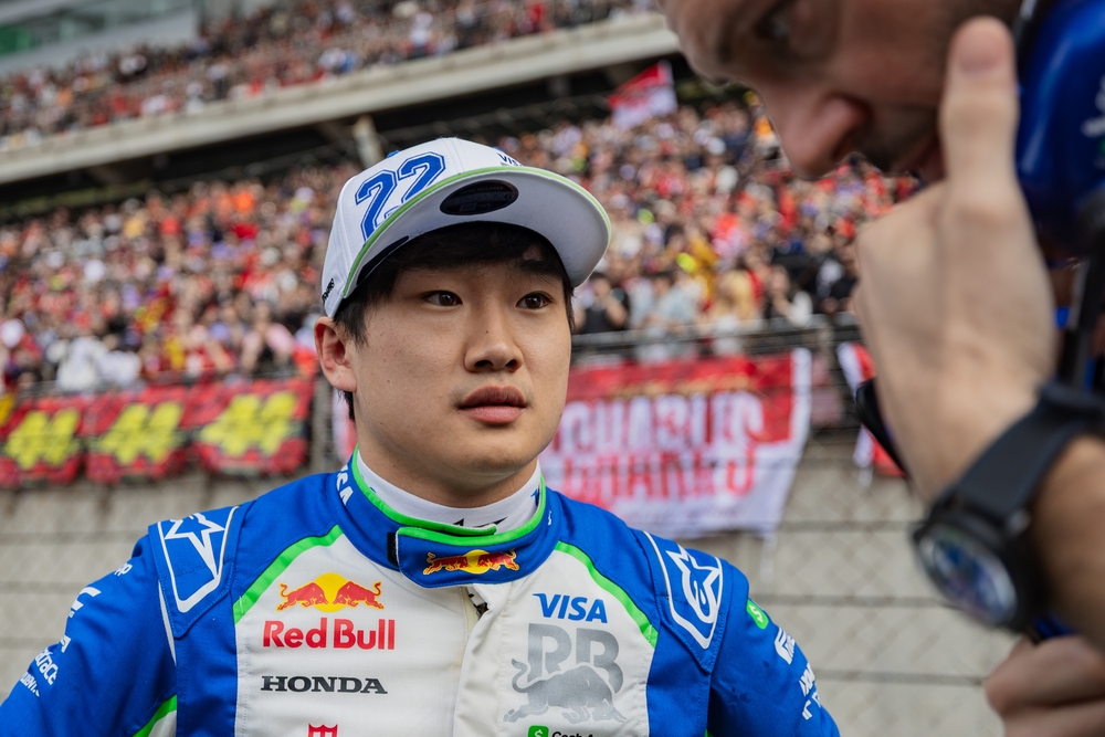 Yuki Tsunoda afslører løfte fra Christian Horner, som kan koste Max Verstappen mesterskabet