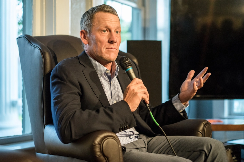 Tidligere cykelrytter kritiserer Armstrong efter råd til Tadej Pogacar: “Lyt aldrig nogensinde til ham om noget som helst”