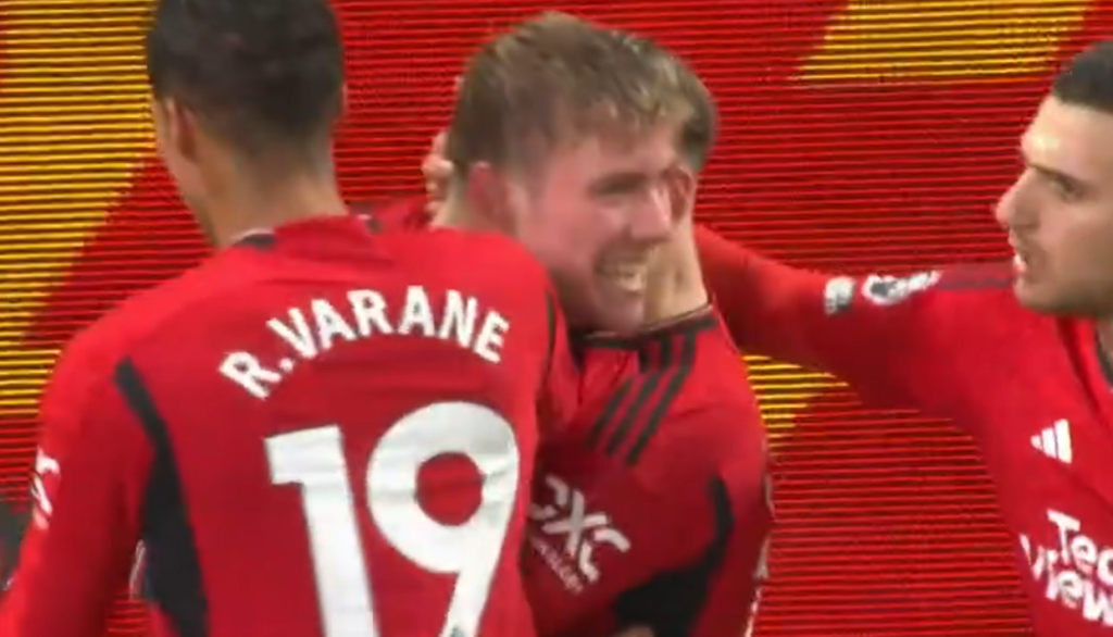 Så skete det: Se Rasmus Højlunds første Premier League-mål for Manchester United
