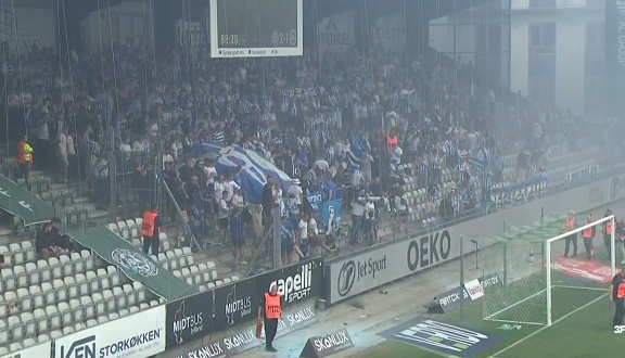 Skandaløse scener: OB-fans afbryder kamp med kanonslag