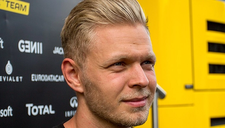 Endnu en racerkører langer ud efter Kevin Magnussen: ‘Ayao Komatsu burde give ham et par på hovedet’