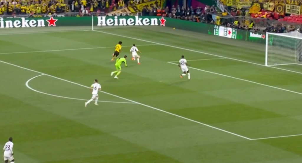 Video: Dortmund brænder chance efter chance i 1. halvleg af Champions League-finalen