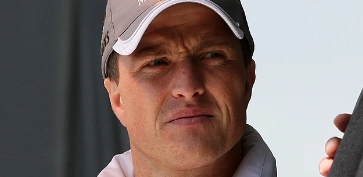 Ralf Schumacher smider ‘bombe’: Her er den eneste grund til, at Verstappen stadig er i Red Bull