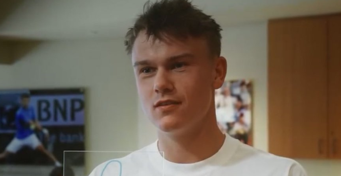 Folk flækker af grin over Holger Runes tegning: Kan du se, hvad det ligner?
