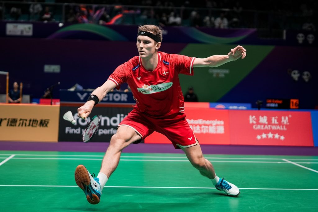 Det er kun folk i hallerne, der ser det: Her er den særlige vane Viktor Axelsen ikke må misse inden kamp
