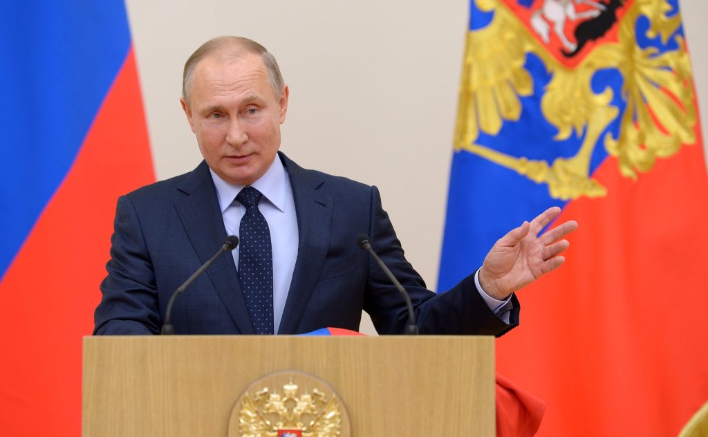 For meget vodka til julefrokosten: Medie kårer Putin til årets atlet