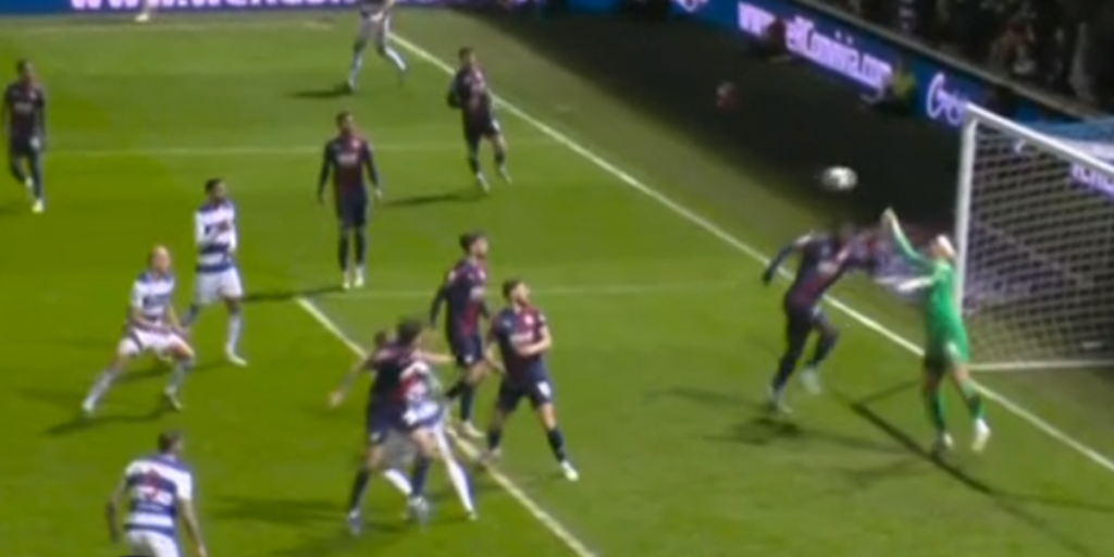 Så du det? WBA-spiller laver ‘guds hånd’ og slipper afsted med det