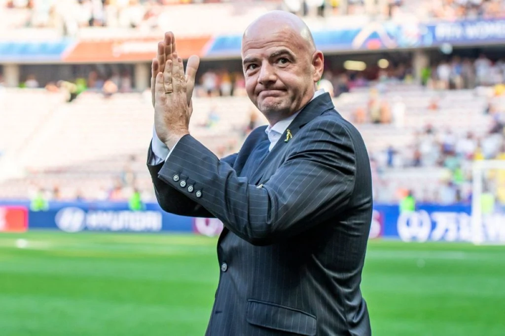 Nyt stort slag for Infantino: Nyt land trækker støtten