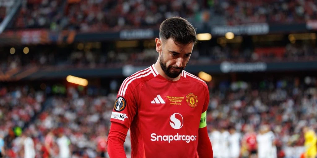 Manchester United reagerer på Fernandes’ opsang: Har truffet beslutning om anførerens fremtid